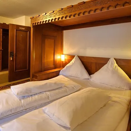 Hotell Der Loewen In Staufen im Breisgau