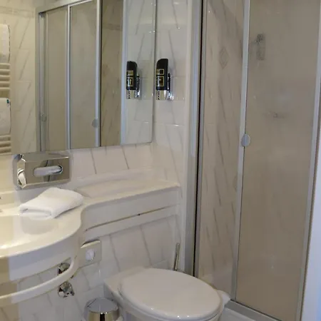 Der Loewen In 3* 스타우펜임브라이스가우